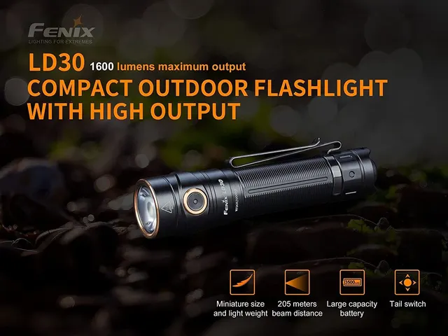 Linterna Fénix LD30 1600 Lúmenes Incluye Bateria Recargable